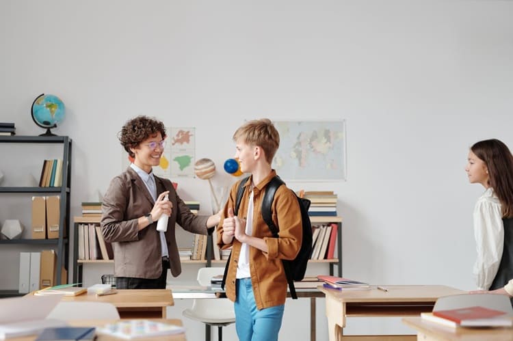 Seguimiento, evaluación y buenas prácticas en colegios